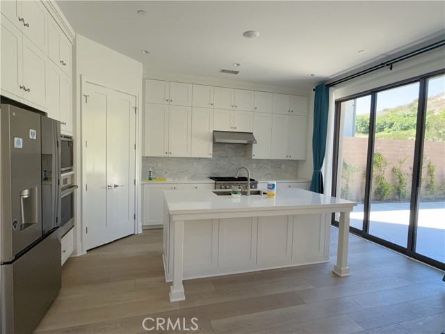160 Statura, Irvine CA: https://media.crmls.org/medias/730ca124-9479-4fe0-bc50-bb7253528e7a.jpg