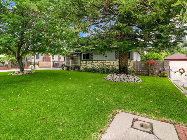 540 Hacienda Drive, Monrovia CA: https://media.crmls.org/medias/730e8984-86ed-46e1-833a-d66c7e574bee.jpg