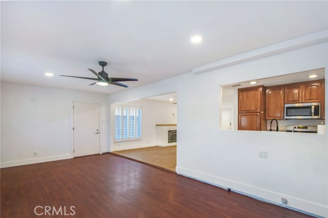 Detail Gallery Image 13 of 28 For 2718 S Griset Pl, Santa Ana,  CA 92704 - 4 Beds | 2/1 Baths
