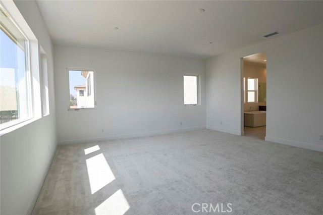 Detail Gallery Image 20 of 65 For 20552 Edgewood Ct, Chatsworth,  CA 91311 - 5 Beds | 5/1 Baths