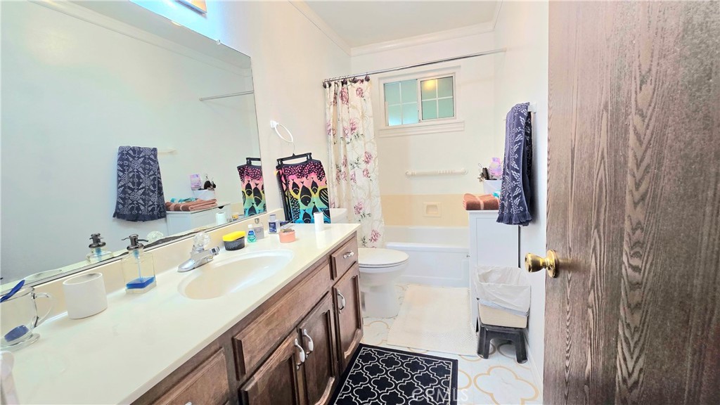 https://media.crmls.org/medias/730eb24b-a6e6-459b-9662-1ab6b40922f8.jpg?preset=X-Large