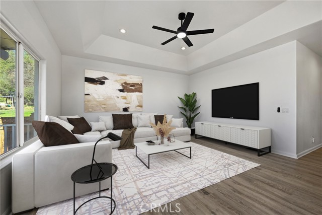 19285 Ravenhill, Hidden Valley Lake CA: https://media.crmls.org/medias/7310c098-4a28-4187-8aa9-9442008c5d60.jpg