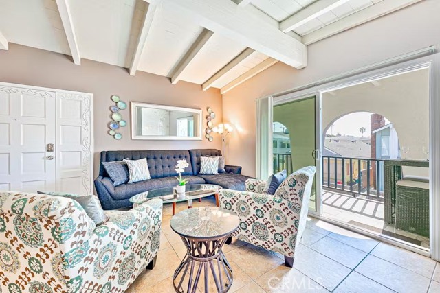 Detail Gallery Image 8 of 24 For 125 46th St #B,  Newport Beach,  CA 92663 - 3 Beds | 2 Baths