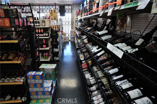 16561 Bolsa Chica, Huntington Beach CA: https://media.crmls.org/medias/73119593-fb85-487d-87b5-5b881695dbf9.jpg