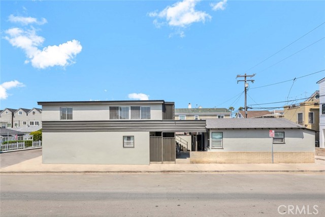 300 34th Street, Newport Beach CA: https://media.crmls.org/medias/731229bf-ccec-4fe3-8a24-c30d78dd992a.jpg