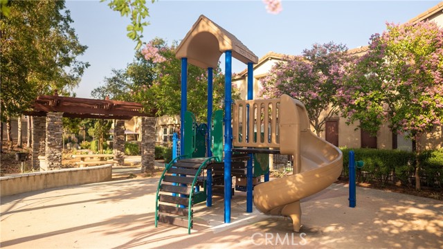 8022 Cresta Bella Road, Rancho Cucamonga CA: https://media.crmls.org/medias/73127744-d070-44b8-897f-38874181fa01.jpg