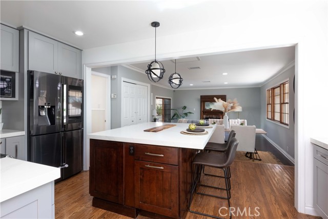 Detail Gallery Image 11 of 31 For 474 E 44th Cir, Long Beach,  CA 90807 - 3 Beds | 2 Baths