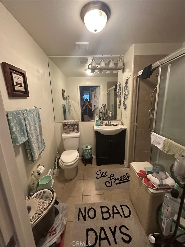 https://media.crmls.org/medias/7312c325-c7b1-4135-ab3a-01ae7725d74d.jpg?preset=X-Large