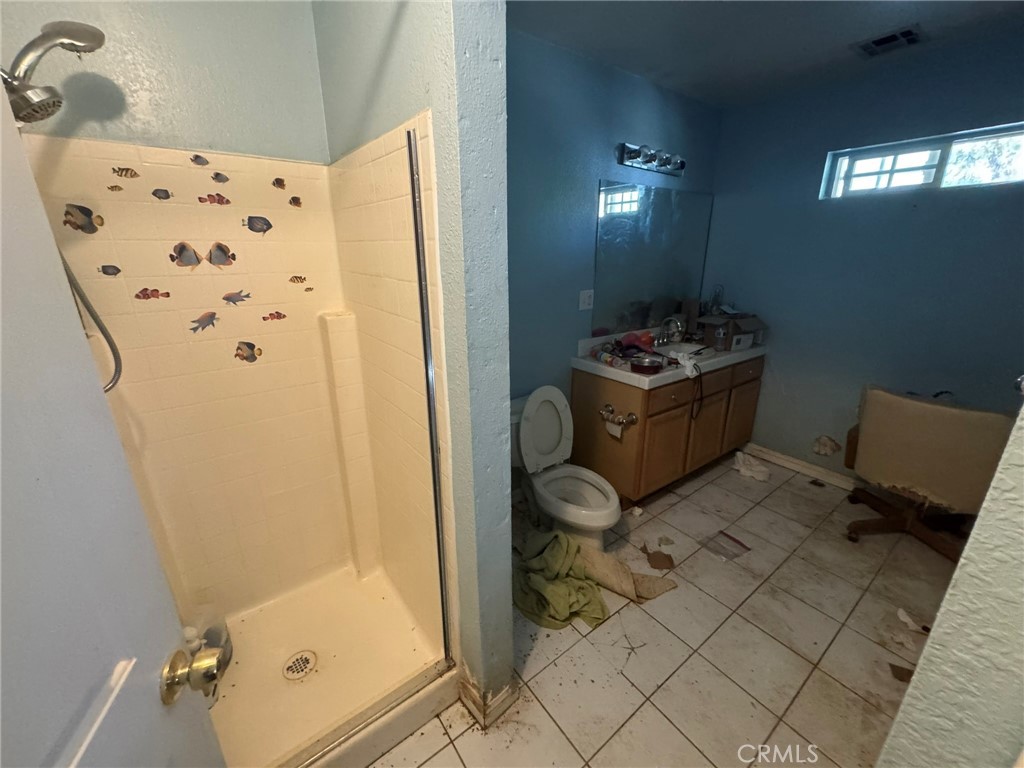 https://media.crmls.org/medias/7312ce93-7d76-4826-90f5-8e0bddc8d22b.jpg?preset=X-Large