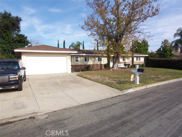 MLS# IV23031549