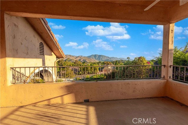 6805 Aviano Drive, Camarillo CA: https://media.crmls.org/medias/73133a91-a368-436e-be43-7fc094ac7e2b.jpg