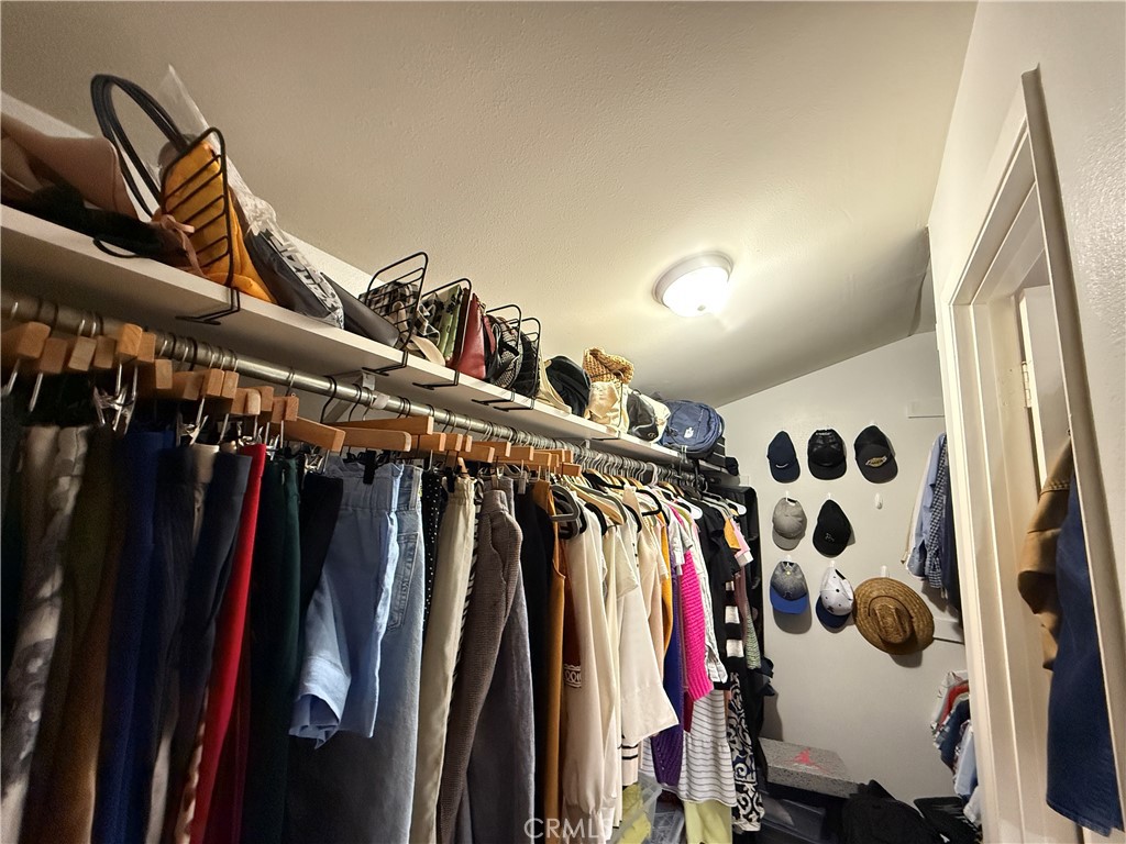 https://media.crmls.org/medias/73134355-0969-489e-a4ba-c7bbdd827786.jpg?preset=X-Large
