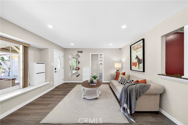 Detail Gallery Image 6 of 27 For 1041 Derry St, La Habra,  CA 90631 - 3 Beds | 2 Baths