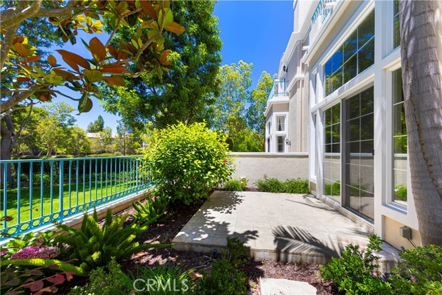 3 Chandon, Newport Coast CA: https://media.crmls.org/medias/7313c7b4-c8da-406a-a8a7-2dd029275b5f.jpg