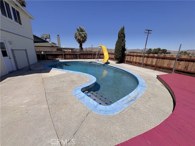 417 Fenoak Drive, Barstow CA: https://media.crmls.org/medias/7313e8d7-7f6b-4b4c-ab38-50256e3e4230.jpg