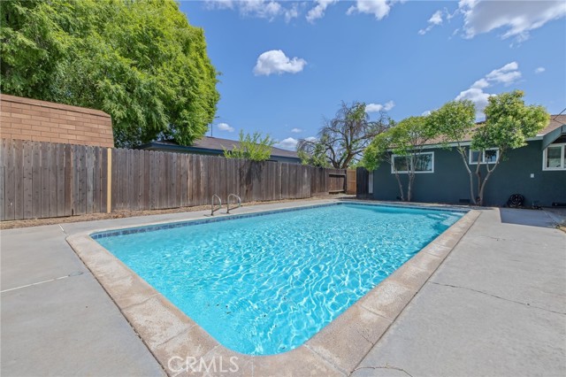 Detail Gallery Image 2 of 44 For 955 W San Gabriel Ave, Clovis,  CA 93612 - 2 Beds | 1 Baths