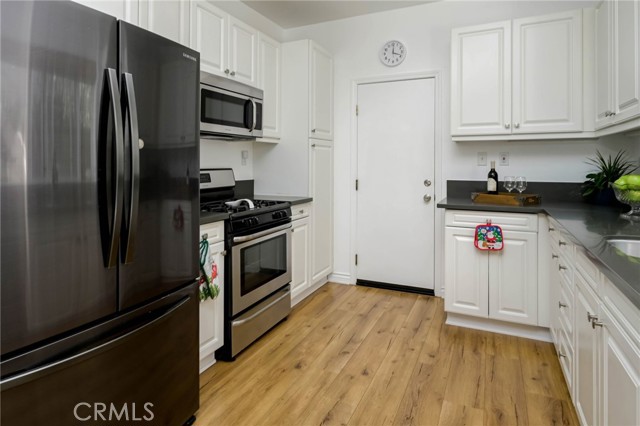 Detail Gallery Image 12 of 45 For 22909 Serra Dr, Carson,  CA 90745 - 3 Beds | 3 Baths