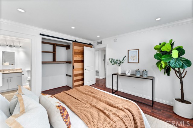 3604 Westwood Boulevard, Los Angeles CA: https://media.crmls.org/medias/73143005-82fd-46b3-ac8e-540fdb2a49d6.jpg
