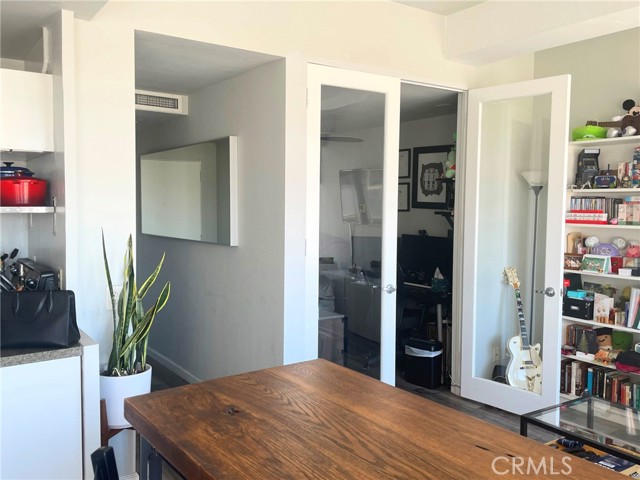 100 Atlantic Avenue, Long Beach CA: https://media.crmls.org/medias/73144b69-d7ce-459e-b14e-123a6f17560a.jpg
