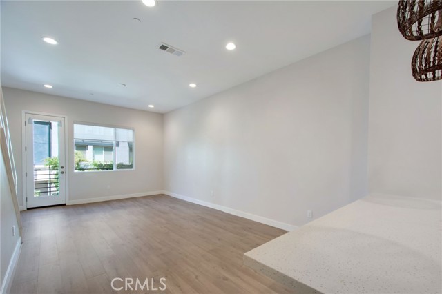 225 Elm Avenue, Long Beach CA: https://media.crmls.org/medias/73148dd6-c37f-44d5-bc19-038068489b0a.jpg