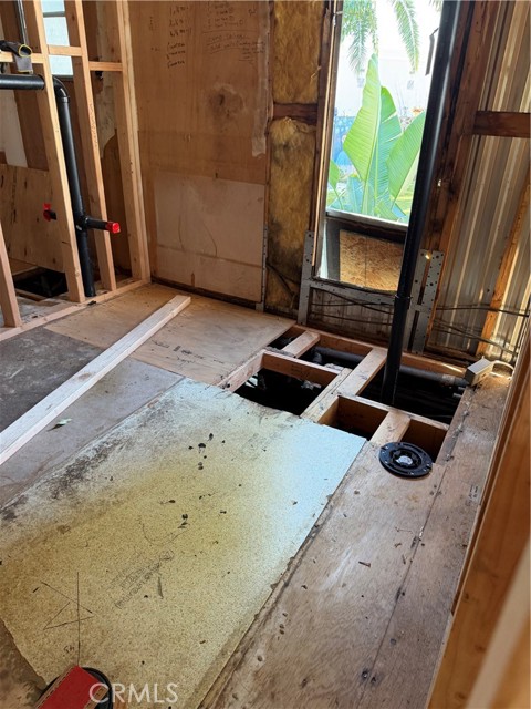 Detail Gallery Image 3 of 43 For 301 E Foothill #6,  Pomona,  CA 91767 - 2 Beds | 2 Baths