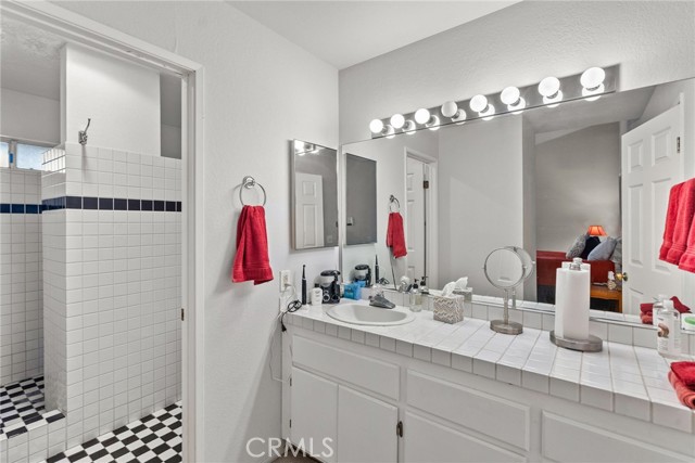 713 S Anaheim Boulevard, Anaheim CA: https://media.crmls.org/medias/7315284c-8cba-4472-928f-3e50e398bb63.jpg