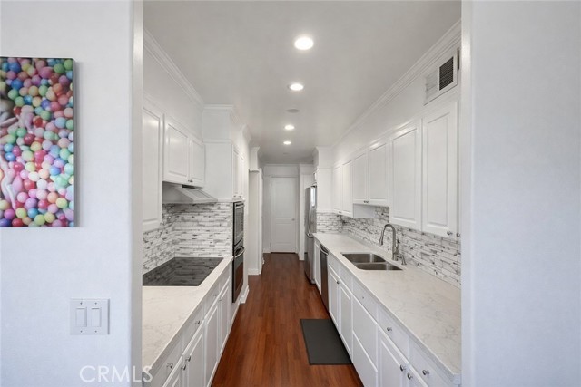 Detail Gallery Image 3 of 11 For 865 Comstock 16a,  Los Angeles,  CA 90024 - 2 Beds | 2 Baths