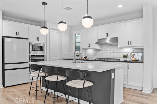 40 Jarano Street, Rancho Mission Viejo CA: https://media.crmls.org/medias/73159724-53f0-40f3-9025-ece46f41c5e6.jpg