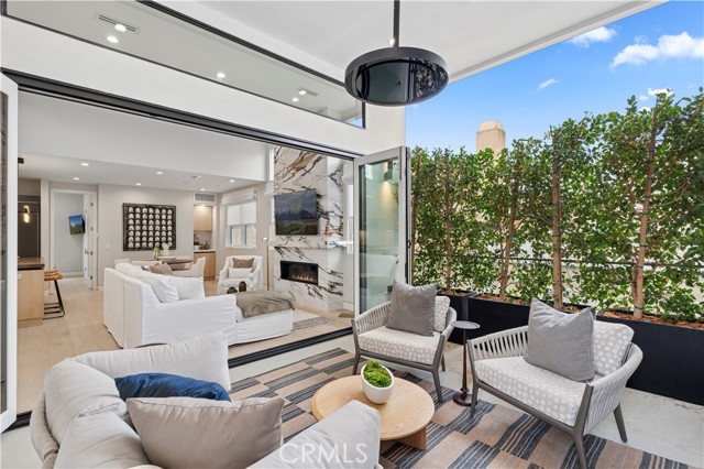 Detail Gallery Image 6 of 26 For 508 1/2 Acacia, Corona Del Mar,  CA 92625 - 2 Beds | 2/1 Baths