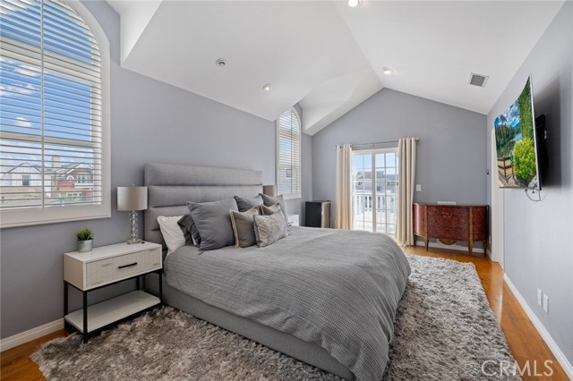 412 Colton Street, Newport Beach CA: https://media.crmls.org/medias/7315f231-cb9d-4658-8c31-83704b927aea.jpg