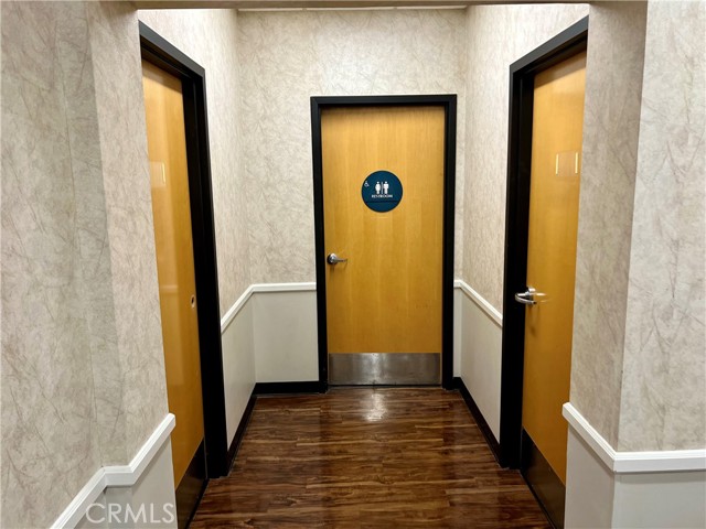 175 E 9th Street, Corona, California 92879, ,Commercial Lease,For Rent,175 E 9th Street,CRSR24049207