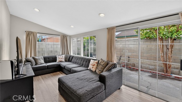 Detail Gallery Image 13 of 48 For 1624 La Paloma, Placentia,  CA 92870 - 4 Beds | 3 Baths