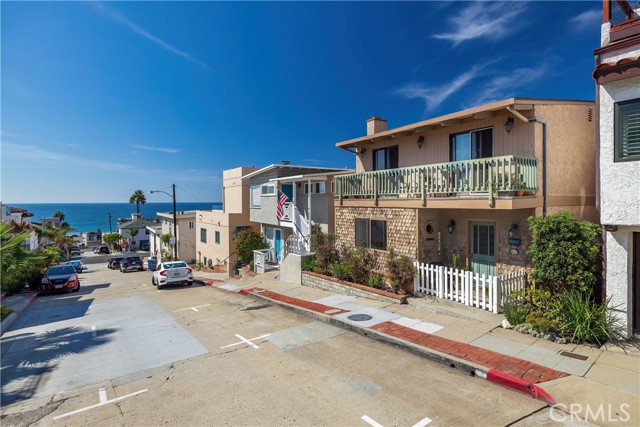 235 34th Street, Hermosa Beach, California 90254, 4 Bedrooms Bedrooms, ,3 BathroomsBathrooms,Residential,Sold,34th,SB22226722