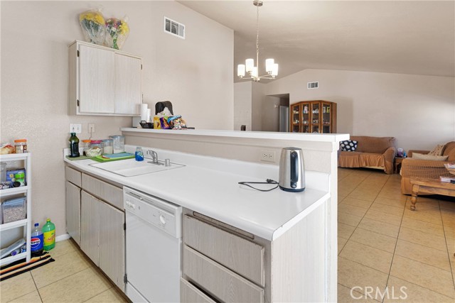 Detail Gallery Image 10 of 25 For 14753 Kimberly, Adelanto,  CA 92301 - 3 Beds | 2 Baths