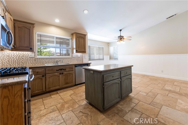 Detail Gallery Image 34 of 70 For 24160 Lenox Ln, Murrieta,  CA 92562 - 6 Beds | 4 Baths