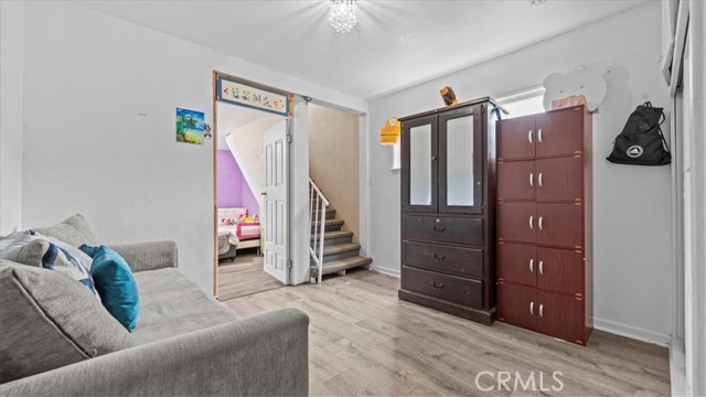 Detail Gallery Image 9 of 19 For 742 S Magnolia, Rialto,  CA 92376 - 4 Beds | 3 Baths