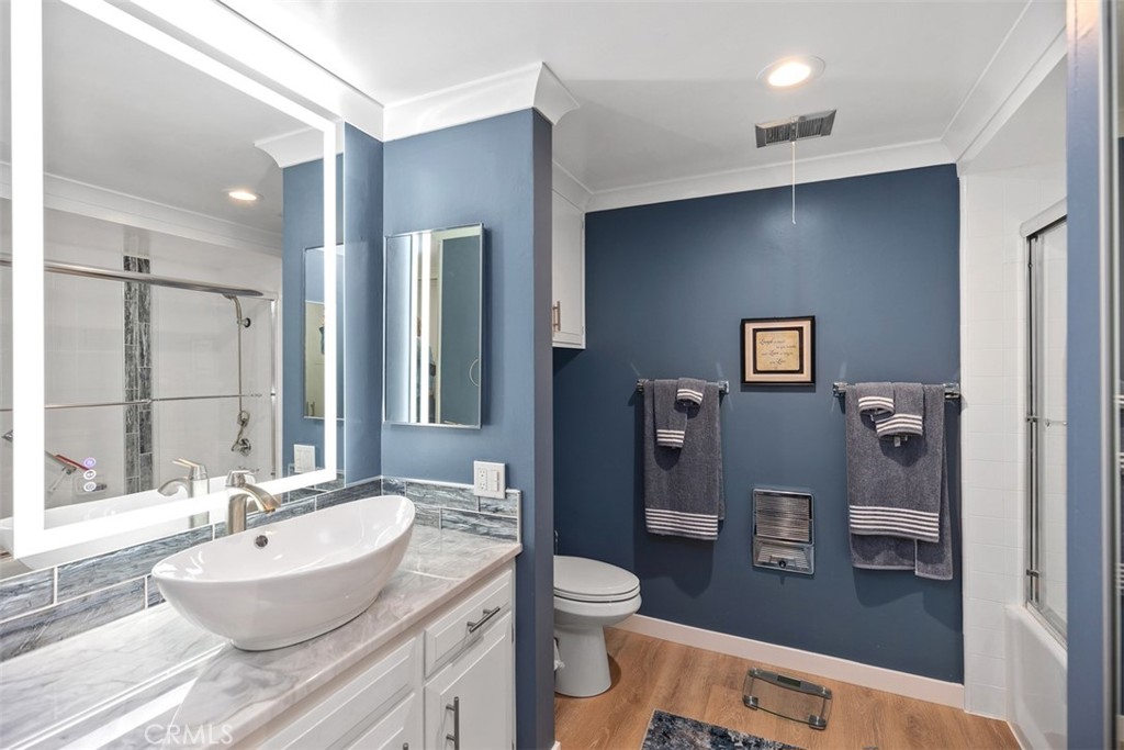 7317f636 A076 4676 9b9b C99d99bd0e95