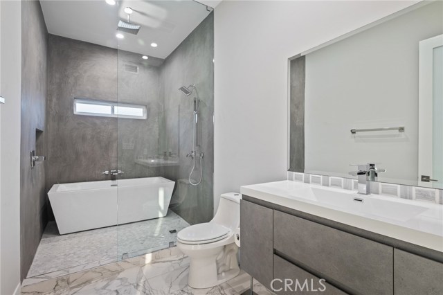 2321 Vanderbilt Lane, Redondo Beach, California 90278, 6 Bedrooms Bedrooms, ,2 BathroomsBathrooms,Residential,Sold,Vanderbilt,CV20231019