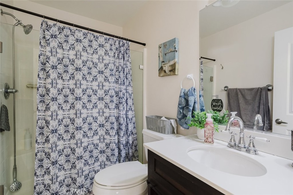 https://media.crmls.org/medias/731819f1-9fbd-419f-a78a-a6f8e77599a2.jpg?preset=X-Large