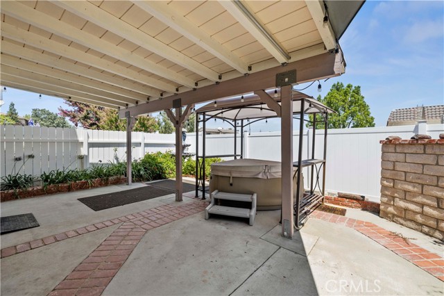 25273 Avenida Dorena, Newhall CA: https://media.crmls.org/medias/731875ce-3310-4316-83bd-57913544f06f.jpg