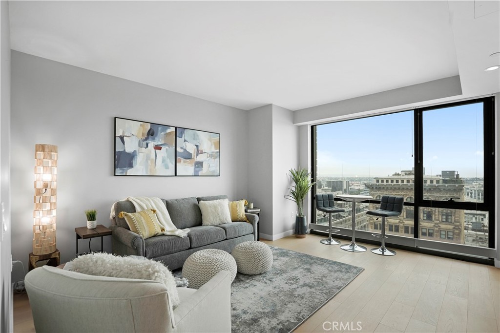 400 S Broadway #1702