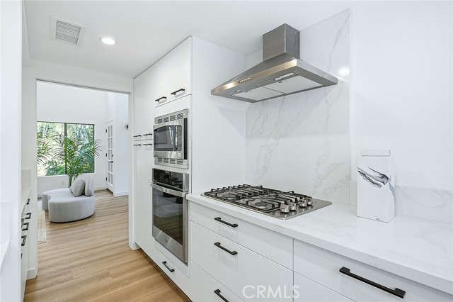 Detail Gallery Image 12 of 29 For 11601 Montana Ave #7,  Los Angeles,  CA 90049 - 2 Beds | 3 Baths