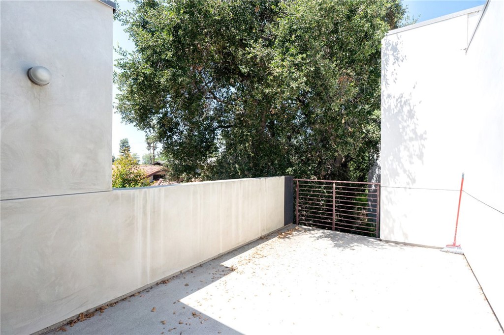 https://media.crmls.org/medias/731aa288-6357-4945-9c8b-161ca2571548.jpg?preset=X-Large