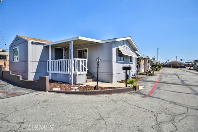 Detail Gallery Image 1 of 38 For 1045 N Azusa Ave #26,  Covina,  CA 91722 - 3 Beds | 2 Baths