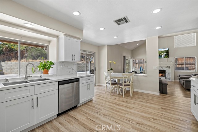 3314 Sandstone Court, Palmdale CA: https://media.crmls.org/medias/731b271f-3237-4ab1-b4a7-cdfccfed406c.jpg