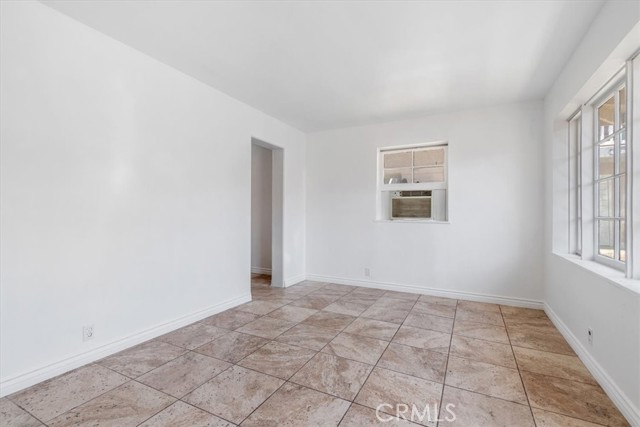 18713 Vanowen Street, Reseda CA: https://media.crmls.org/medias/731b6cef-7669-4963-a6fb-94296a70439a.jpg