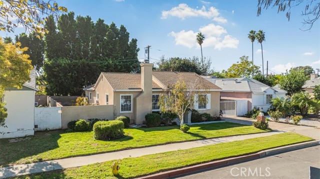 Detail Gallery Image 2 of 28 For 19612 Schoolcraft, Reseda,  CA 91335 - 3 Beds | 1 Baths