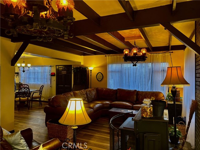 Detail Gallery Image 8 of 40 For 28639 Rostrata, Lake Elsinore,  CA 92532 - 5 Beds | 2 Baths