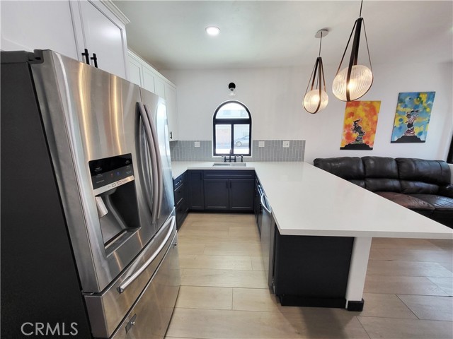 Detail Gallery Image 4 of 47 For 441 E 17th St, Long Beach,  CA 90813 - – Beds | – Baths