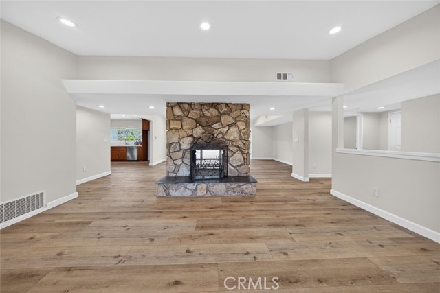 Detail Gallery Image 9 of 45 For 10346 Siesta Dr, Sunland,  CA 91040 - 2 Beds | 3 Baths